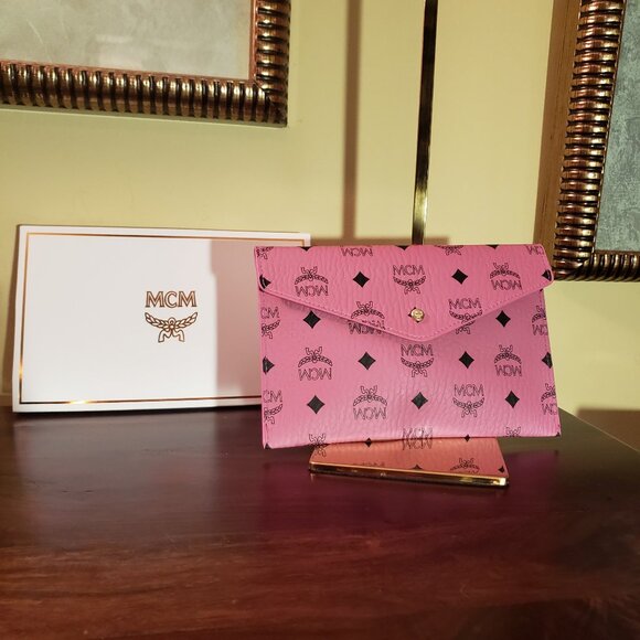 MCM Pink Visetos Envelope Clutch with Box and Chain - Picture 7 of 7